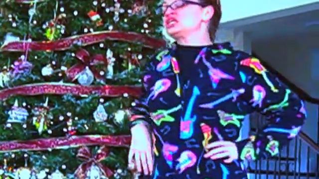 You're A Mean One, Mr. Grinch -- silly lip sync in a onesie смотреть онлайн