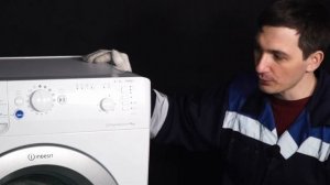 Обзор стиральной машины индезит на 5 кг || Бюджетная и узкая модель