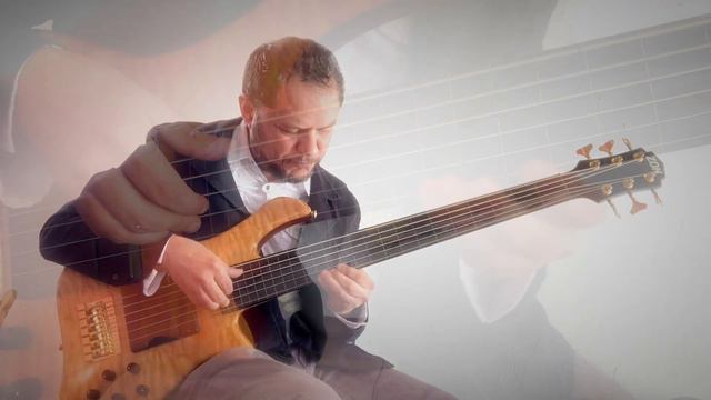 J.S. Bach Prelude Cello Suite No. 1 G Major BWV 1007 , Fretless Bass смотреть онлайн