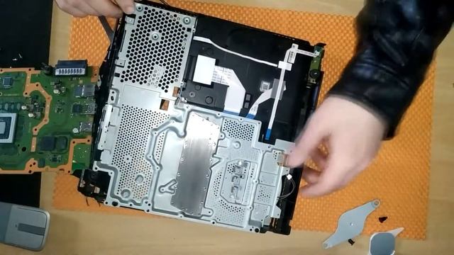 Детальная Инструкция! Playstation 4 Slim Чистка / замена термопасты PS4
