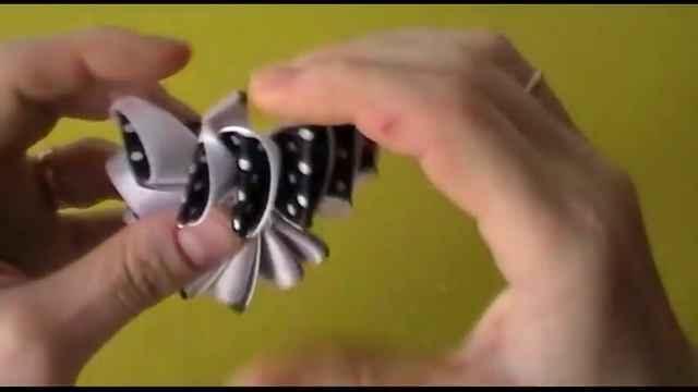 Резиночки!!! Как сделать красивые резиночки своими руками! смотреть онлайн