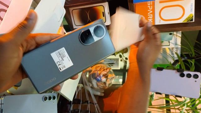OPPO RENO 10 5G unboxing let's find out what's in the box.... смотреть онлайн