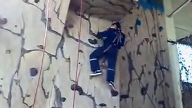 Скалодром ОГКУ Служба спасения ГО и ЧС Костромской области. смотреть онлайн