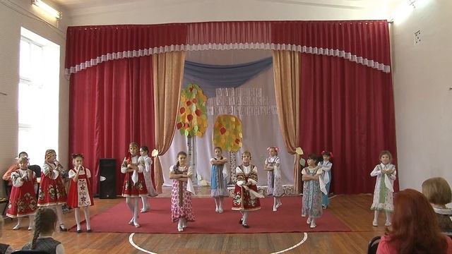 Песня+танец Молодая пряха (аккордеон кавер) смотреть онлайн