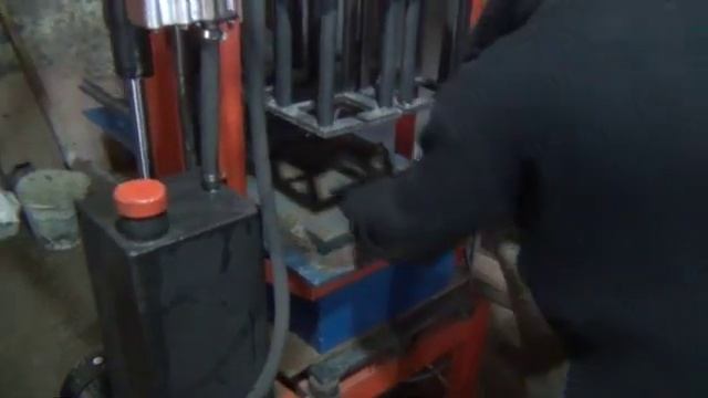 СТАНОК ДЛЯ ШЛАКОБЛОКОВ, гидравлический "Лидер-2". Верстат для шлакоблоків, cinder block machine смотреть онлайн