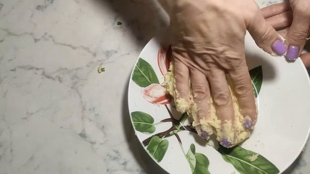 Не знаете что еще приготовить из картофеля? Этот супер дешевый и простой рецепт вас удивит! смотреть онлайн
