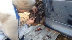 Замена тросика ручника и регулировка bmw e39 своими руками