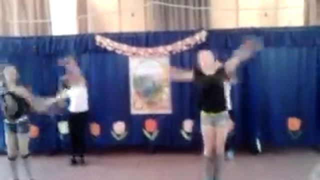 Танец под песню "Будильник"!!! В исполнении учениц 13 школы смотреть онлайн