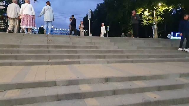 АНАПА - ЦЕНТР КУРОРТА 19.09.2021. ПОГОДА МЕНЯЕТСЯ! ЧЁРНАЯ ЖИЖА НА ПЛЯЖЕ. ЛЮДИ ЖДУТ? ТЁПЛЫЙ ВЕТЕР смотреть онлайн