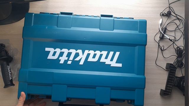 Makita HR2652 -Перфоратор c пыле удалением ( ОБЗОР ) смотреть онлайн