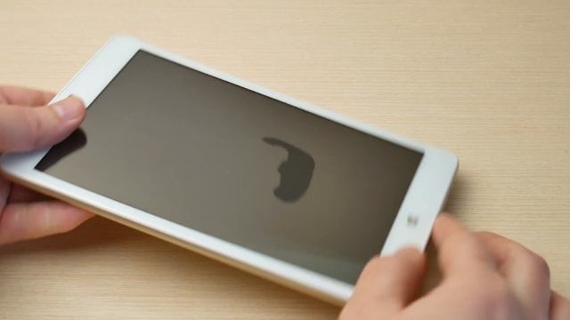 Как убрать пятно на экране смартфона или планшета? Лайфхак! смотреть онлайн