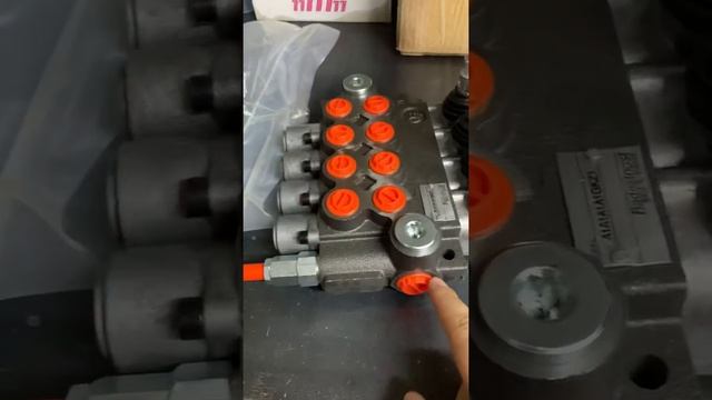 Обзор и распаковка болгарского гидрораспределителя Р40 на 4 секции