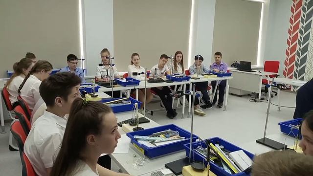 Физика в радость! С центром Точка Роста. 8"Б" смотреть онлайн