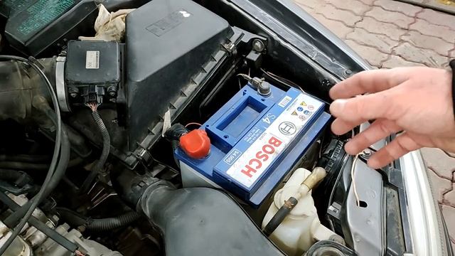 Как установить лед лампы h4, ближний свет фар Mitsubishi Carisma и лампочки заднего хода. смотреть онлайн