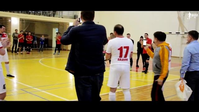 Выходи за меня! Предложение во время матча! смотреть онлайн