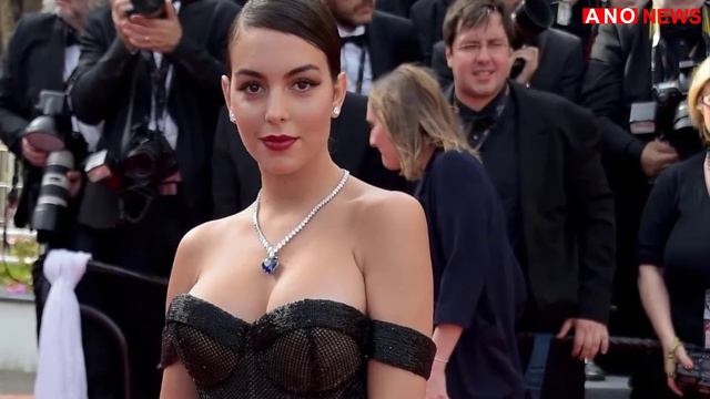 Latin Grammy Awards: Georgina Rodriguez looks sensational in daring brown gown | Georgina Rodríguez смотреть онлайн