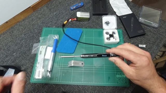TS100 Mini Soldering Iron - Better than the SQ001? смотреть онлайн