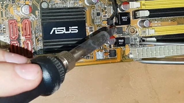 Ковыряюсь в куче ПК железа (Подарки от подписчиков #3) смотреть онлайн