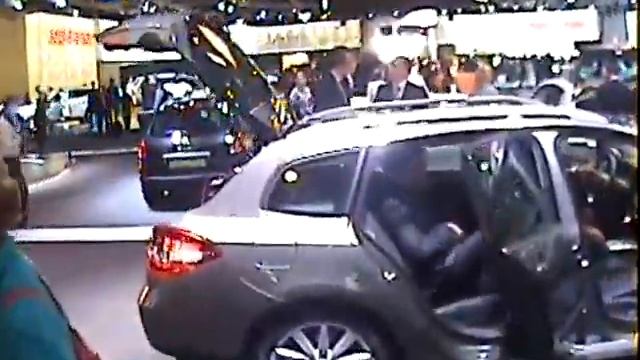 Francoforte 2007 - la Renault Laguna смотреть онлайн