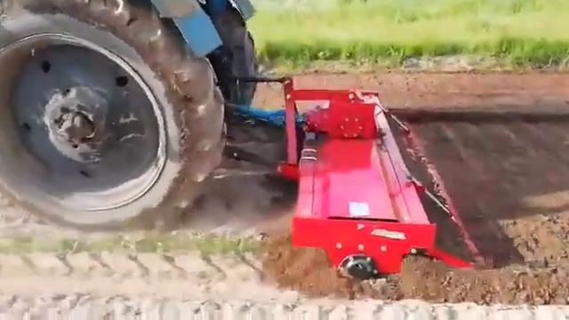 Фрезерование почвы трактором МТЗ-80 фрезой 1,GQN-220