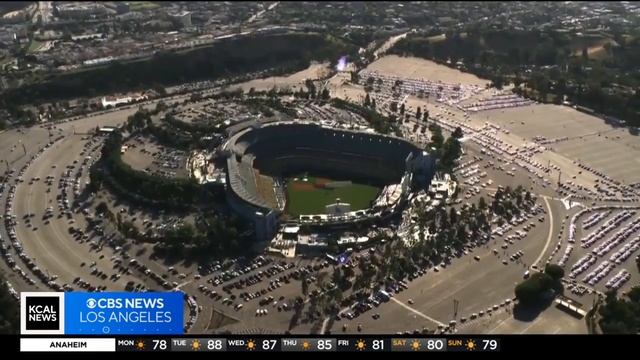 Flight attendants sue United Airlines for discrimination based staffing on Dodgers charter flights смотреть онлайн