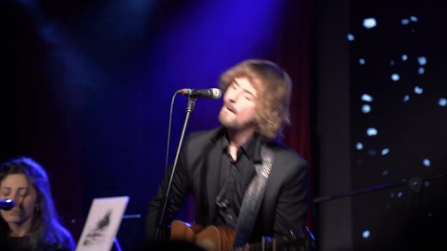 Завтраккусто — Грубые мальчики выглядят глупо @ 16 Тонн смотреть онлайн