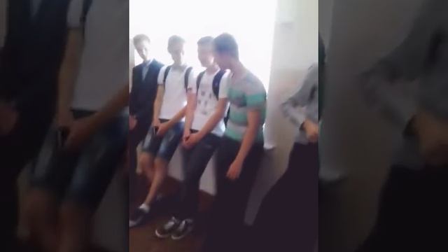 Когда однокласница в мини шортах )) смотреть онлайн