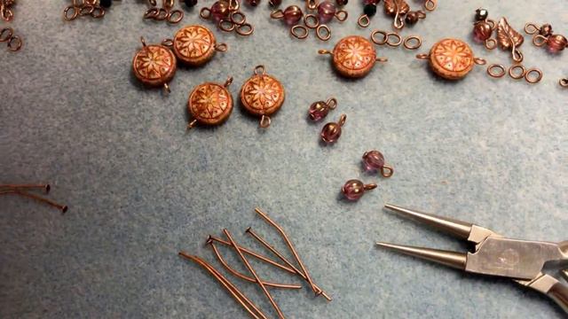 Fall cha-cha bracelet featuring TierraCast leaves смотреть онлайн