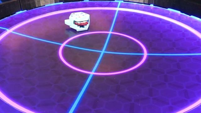 BEYBLADE BURST EVOLUTION MINI BEYBLADE SET @MCDONALDS SATOMB, ROKTAVOR + QR CODE BATTLE LEAGUE смотреть онлайн