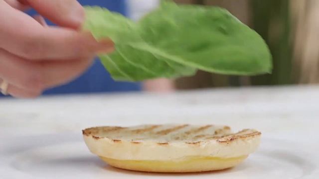 Certified Angus Beef Black and Blue Burger смотреть онлайн