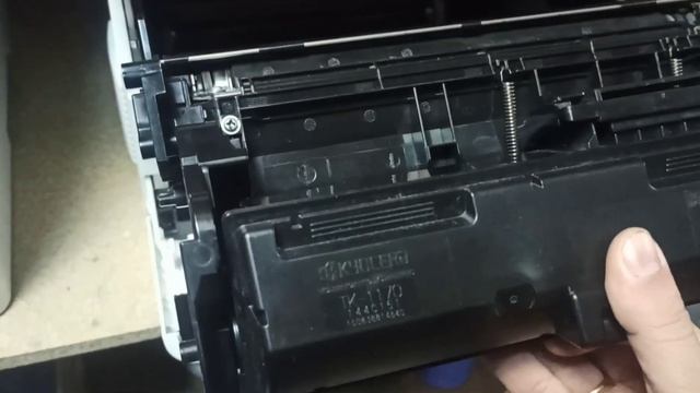 kyocera m2040 / replacement toner and opc / как достать барабан и тонер смотреть онлайн
