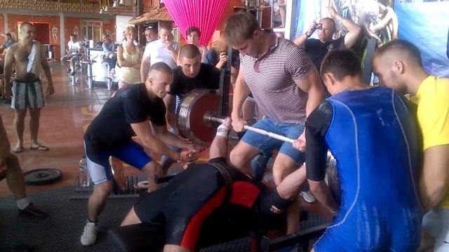 Николай Сергеев жим лежа 330 кг.собственный вес до 100 кг смотреть онлайн