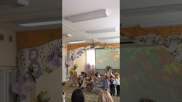 Весенний утренник в младшей группе смотреть онлайн