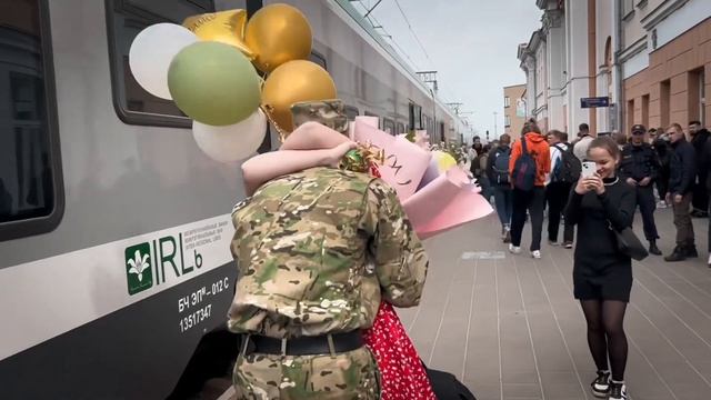 Армия . Встреча с армии. Девушка дождалась смотреть онлайн