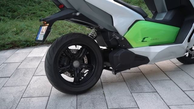 BMW C Evolution - az elektromos motor, ami letépi a fejed! смотреть онлайн