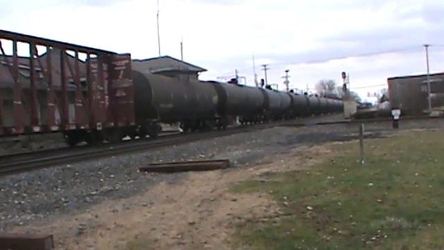 CSX WBD manifest on the Willard/Garrett Subs in Deshler, OH. смотреть онлайн