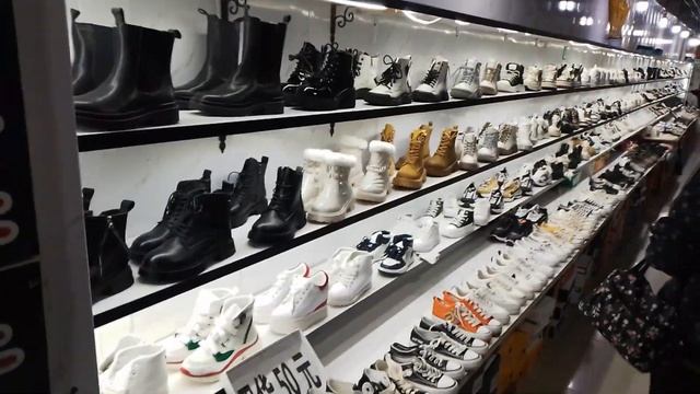 Китайский городок Иу в Суньке , как Додж-Сити был для Дикого Запада смотреть онлайн