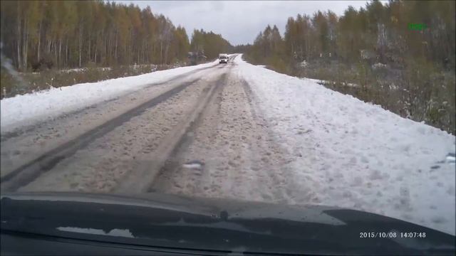 Завалило дорогу в Рыбинске. Вчера было +15. смотреть онлайн