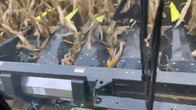 Работа в поле жатки Olimac Drago GT. Поставщик ООО АПК-СЕРВИС