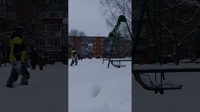 Делаю опасное сальто с качели смотреть онлайн