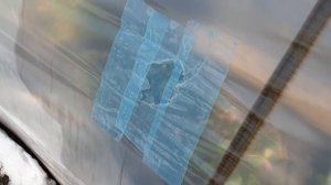 Чем залатать пленку на теплице.