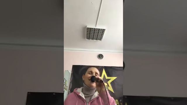 Хотите получить палочку выручалочку на все случаи жизни - ПОЙТЕ! Очень известная песня смотреть онлайн