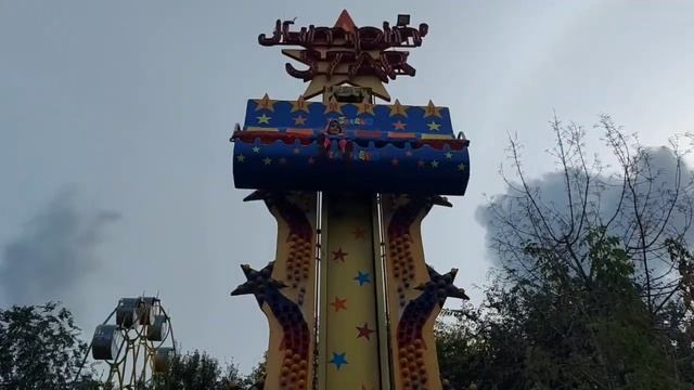 Аттракционы в Красноярском парке развлечений) смотреть онлайн