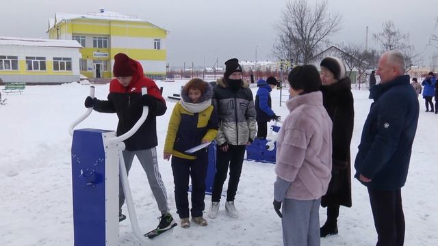 Уличную спортивную площадку открыли в агрогородке Михалковская Рудня смотреть онлайн