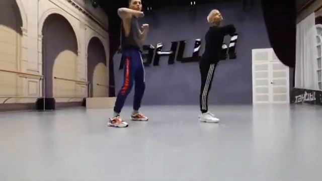 Алексей Летучий(победитель телепроекта танцы) Танцует с Игорем Котовым смотреть онлайн