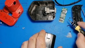 Ремонт аккумулятора от шуруповёрта Hitachi 12v.