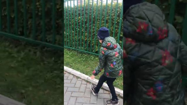 Забрала домой по раньше потому что у нас сегодня репетитор. Занимаемся перед школи. смотреть онлайн