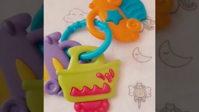 Обзор. Хороший прорезыватель. Погремушка Baby Go Ключи. Игрушки для малышей. смотреть онлайн