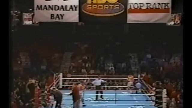 Erik Morales vs. Marco Antonio Barrera смотреть онлайн