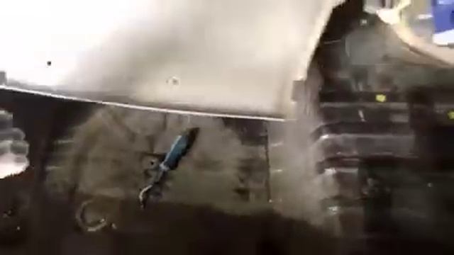 Самым большим минусом старенького Mitsubishi Lancer IX, по мнению владельца, является родная шумка смотреть онлайн